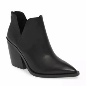 Vince Camuto Gigietta Bootie. Black leather. 6.5